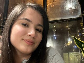 camgirl playing with sextoy MicheleGray