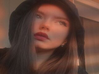 camwhore fingering shaved pussy MilaLyra