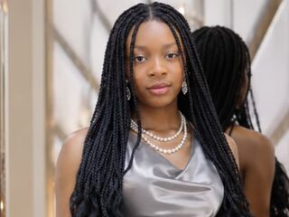 naked camgirl photo NaomiBennetti