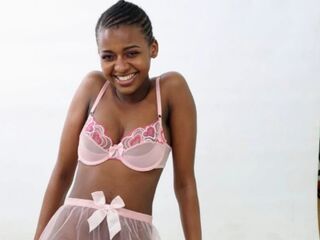 fingering camslut NaomiBrookes