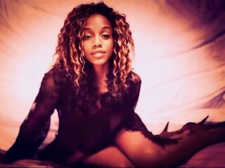 camwhore masturbating with vibrator NatalieGainer