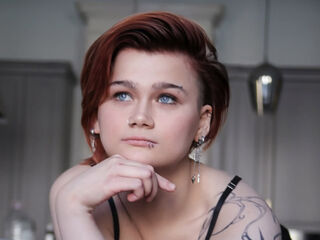 camslut webcam video PeachAveline