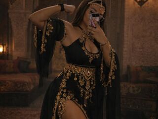 hot camwhore PerlaZoey