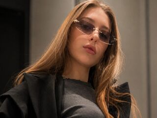 cam girl chatroom RosamondLaich