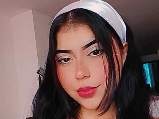 camgirl fingering bald pussy SalomeKio