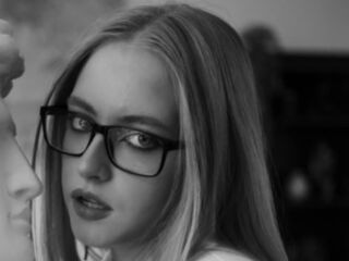 beautiful webcam girl SheliaEdwards