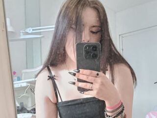 camslut showing tits SonyaEraso