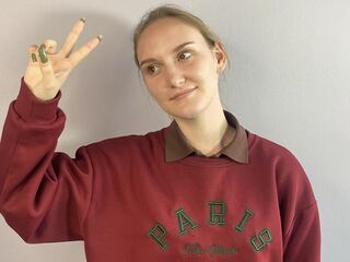 nude webcamgirl pic SummerEllie