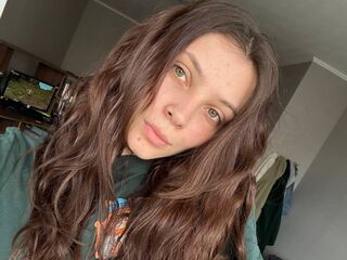 naked camgirl picture SuzieMayers