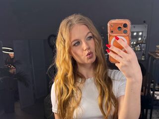 beautiful girlcam TainaSaffo