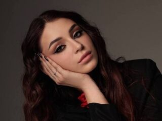cam girl playing with dildo TawnyaDelap