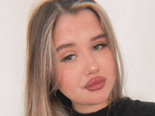 shower webcam TeishaFarwell