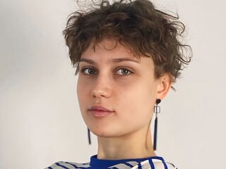 shower TheolaTunison