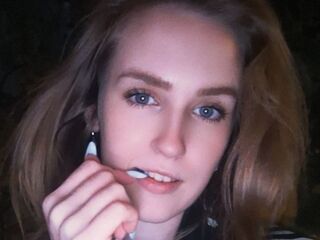 naughty camgirl masturbating with vibrator TiffaneyLafrance